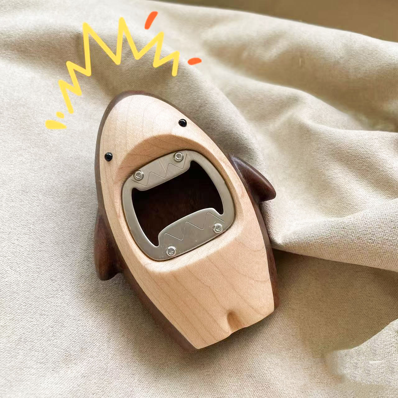 Creativo apribottiglie in legn - Kitchen Gadgets Men recensione e prezzo