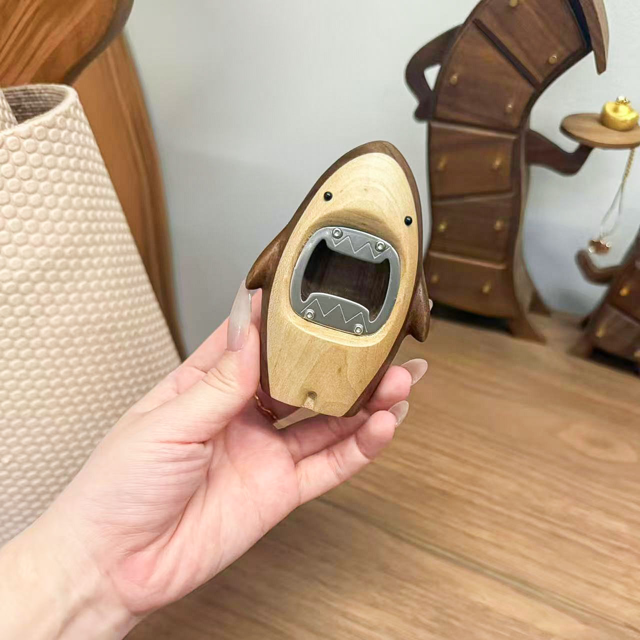 Creativo apribottiglie in legn - Kitchen Gadgets Men recensione e prezzo