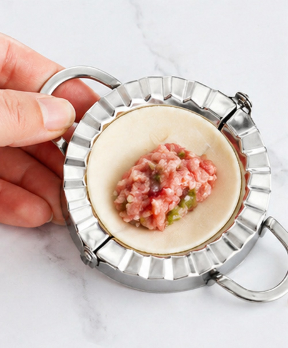 Stampo Manuale per Ravioli in  - Kitchen Gadgets Useful recensione e prezzo